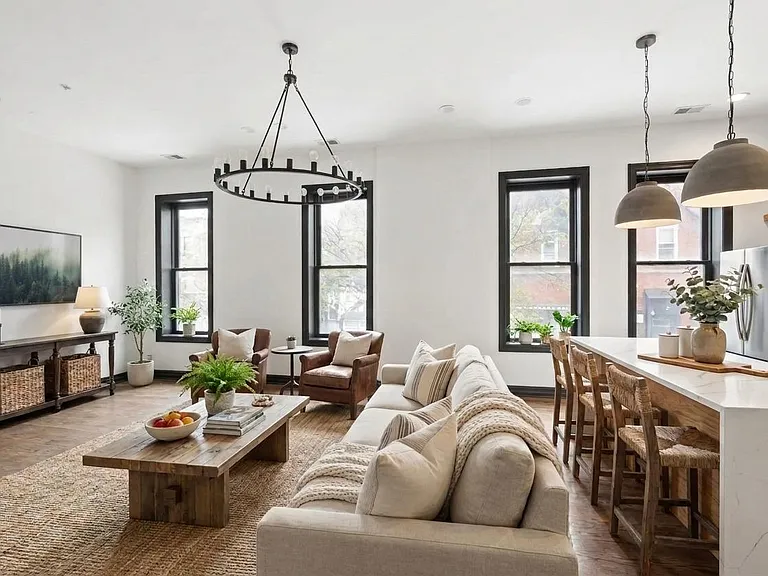 1726 S Racine Ave #2 — Photo 3