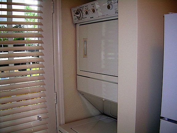 5th image of 718 Bering Dr APT D