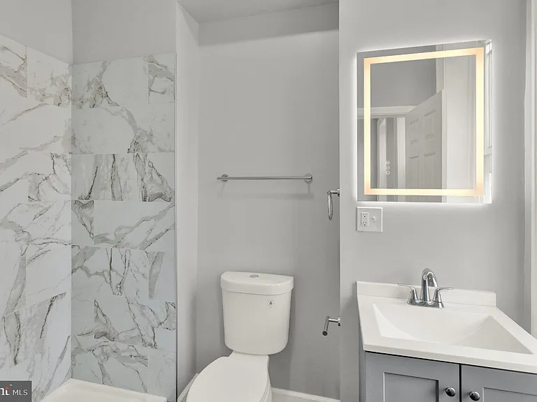 1156 Franklin St #4 — Photo 7