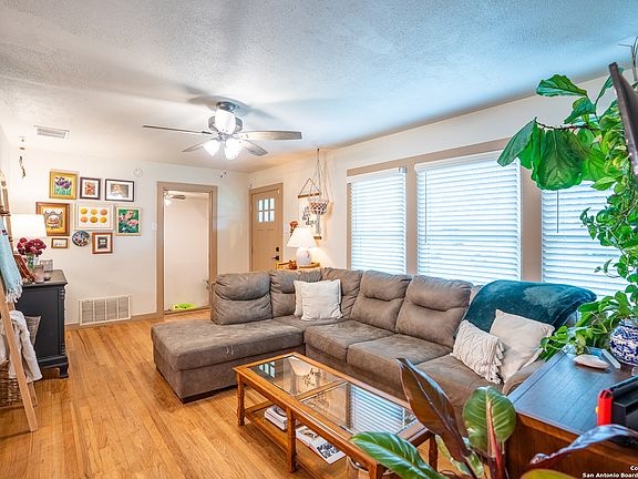 3rd image of 404 Aviation Ave