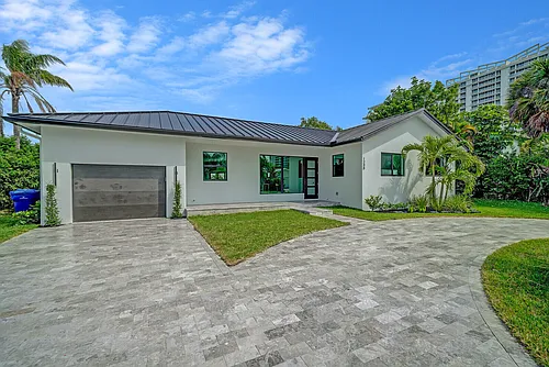 1248 N Harbor Dr Photo 1