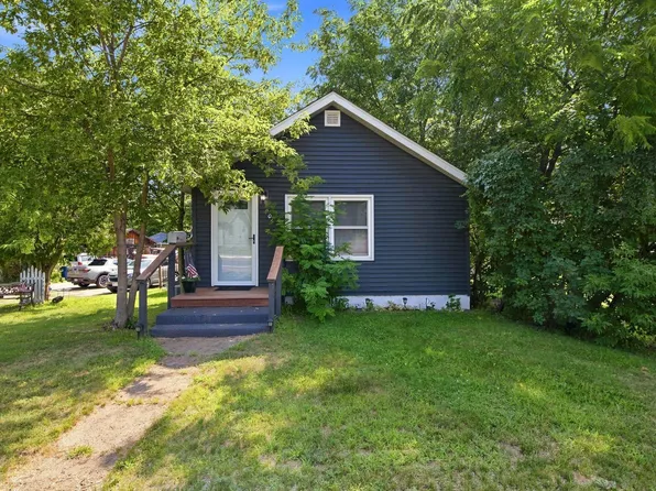 906 Scribner St, Spooner, WI 54801