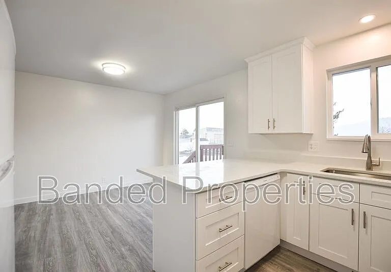 5849 S Country Hills Dr — Photo 5