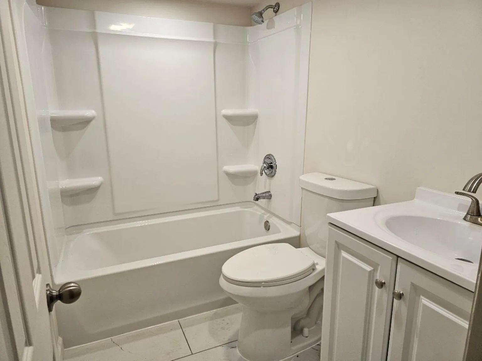 5 bed, 1731 sqft, $3,300 — Photo 4