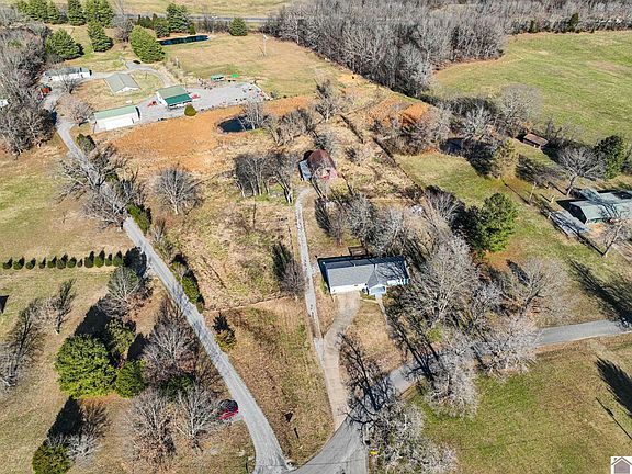3rd image of 23 Dawes Ln