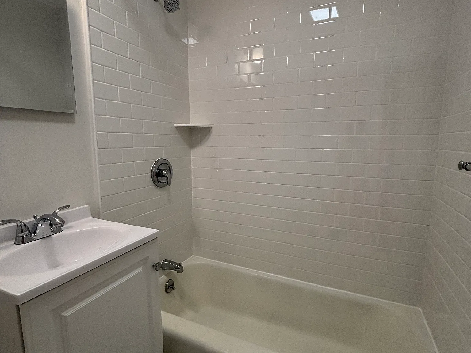 1 bed, 500 sqft, $2,400 — Photo 4