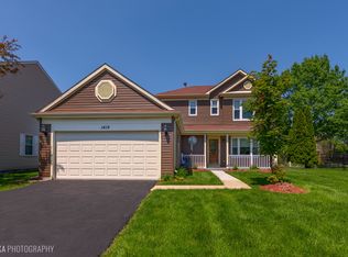 1419 Violet St, Carol Stream, IL 60188