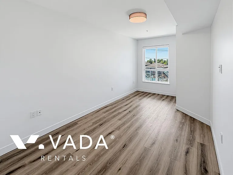 3068 Kingsway — Photo 7