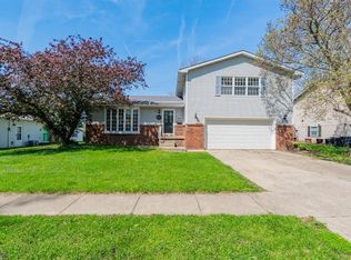 4525 N Adams Dr, Decatur, IL 62526