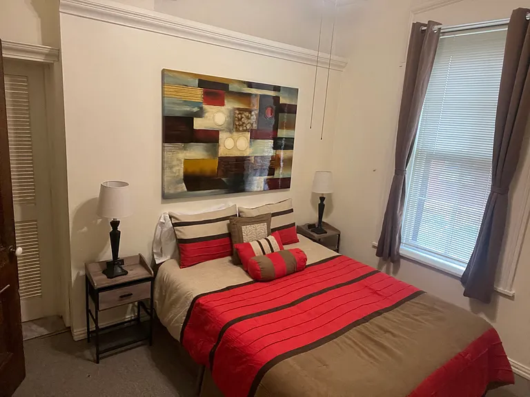 1308 State St — Photo 10