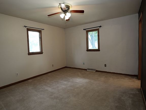 2nd image of 804 Ilion Ave