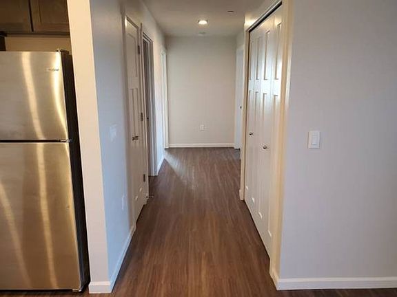 4th image of 20720-20770 NE Empire Ave #20-270