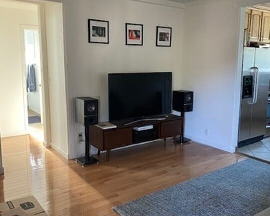2nd image of 12823 Kling St #6