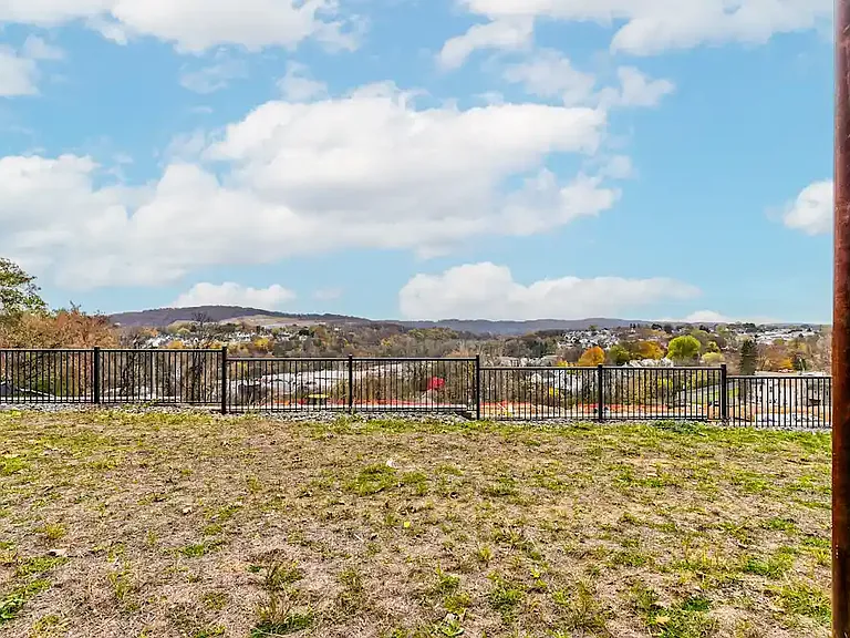 Laurel Hills — Photo 5