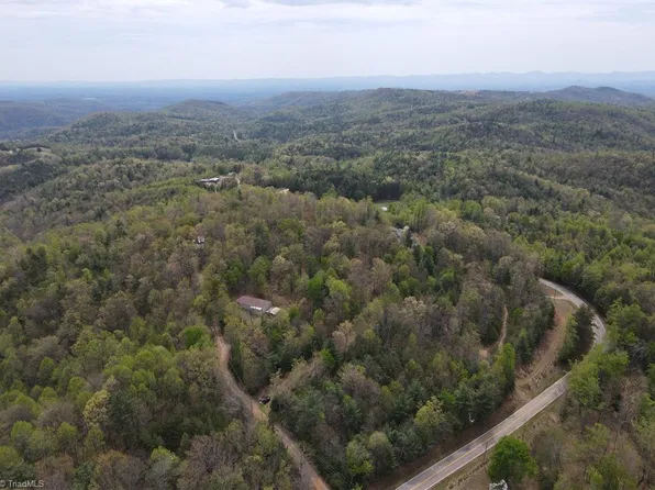 5636 Mertie Rd, Millers Creek, NC 28651