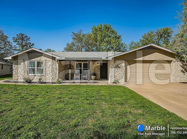 207 Granada Calle St