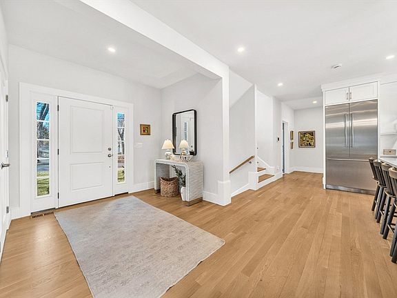 3rd image of 265 Weston Rd