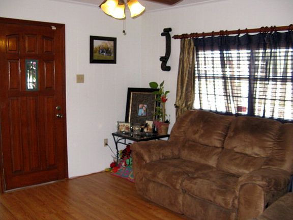 2nd image of 1312 Sylvia St