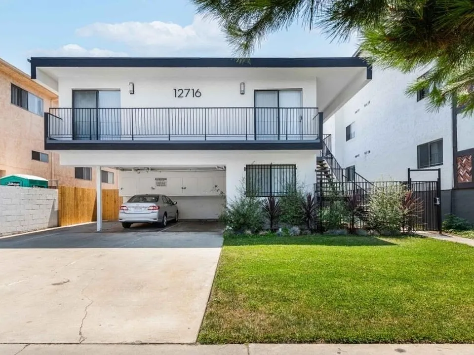 12716 Venice Blvd #3