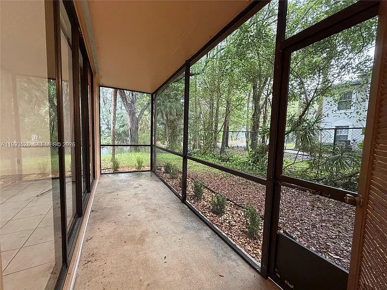400 Commodore Dr #101 — Photo 32