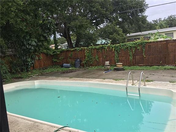 2nd image of 1080 8th Ave NE