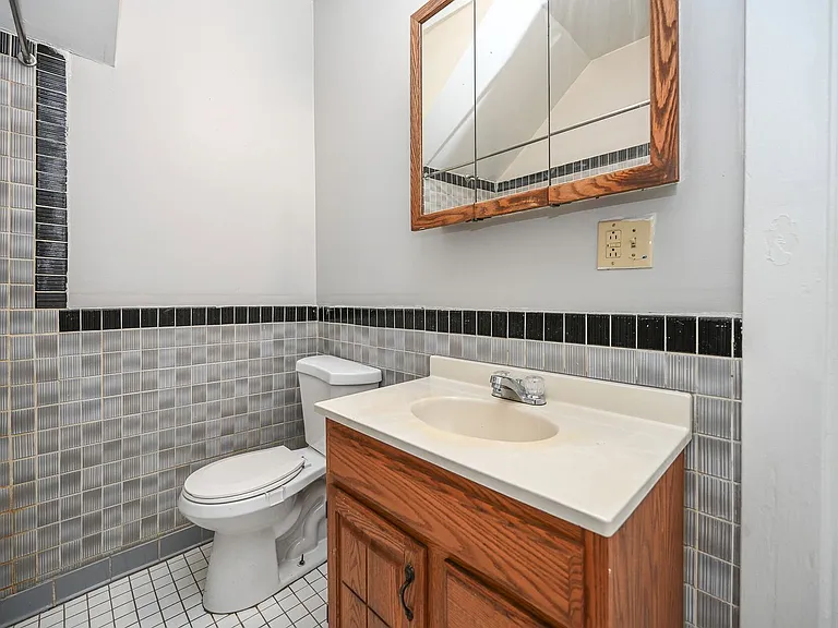 409 Ada St — Photo 10