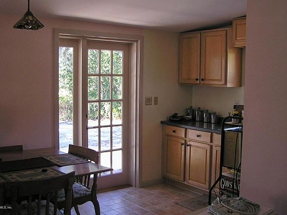 dining and galley kitchen (003)