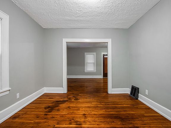 4th image of 115-123 Louis Ave