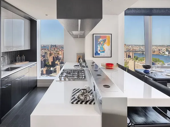 252 South St #43G, New York, NY 10002