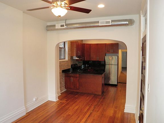 3rd image of 2609 W Superior St