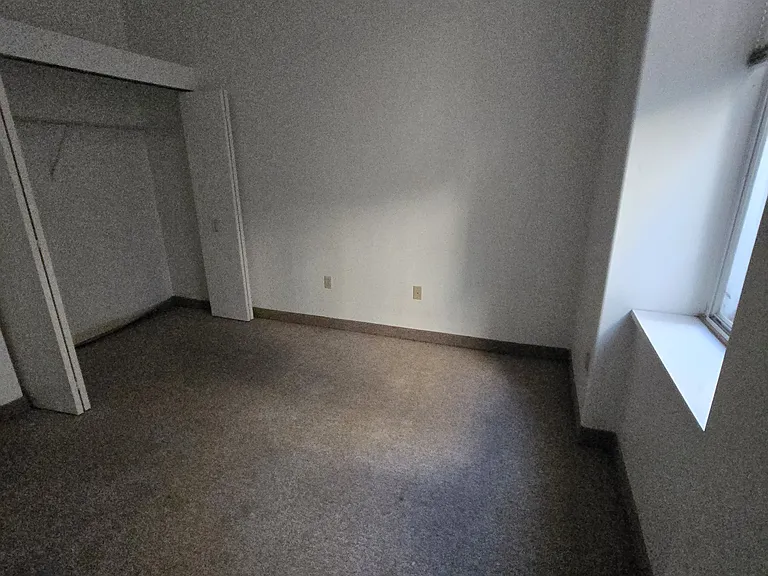 73 Washington — Photo 13