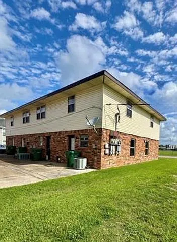 2 bed, 1.5 bath, 950 sqft, $1,100 — Photo 2