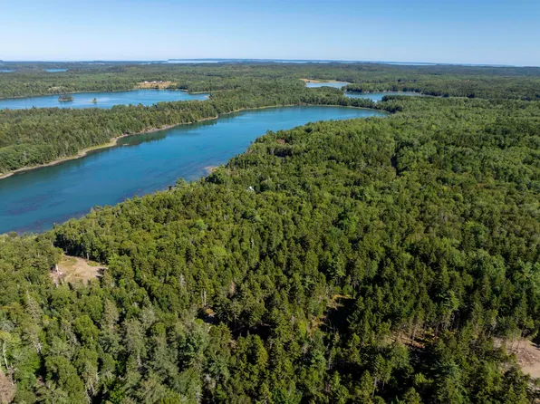 185 Coffins Neck Road, Lubec, ME 04691