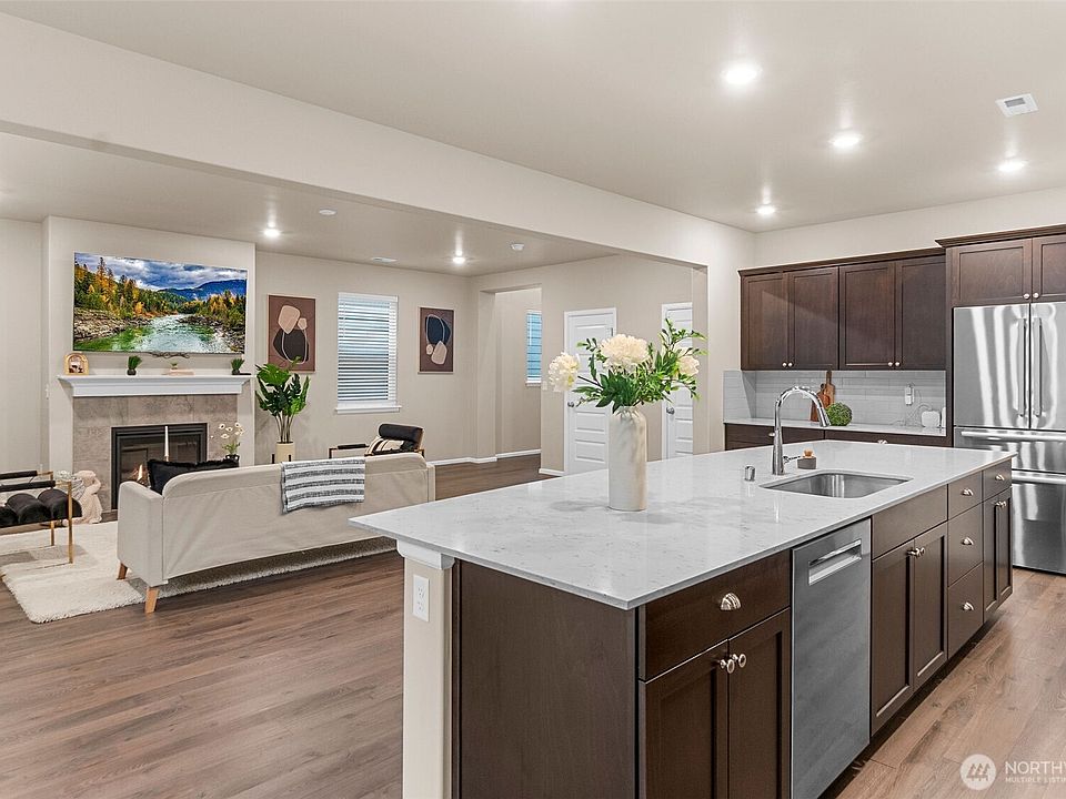 1st image of 3853 80th Avenue NE