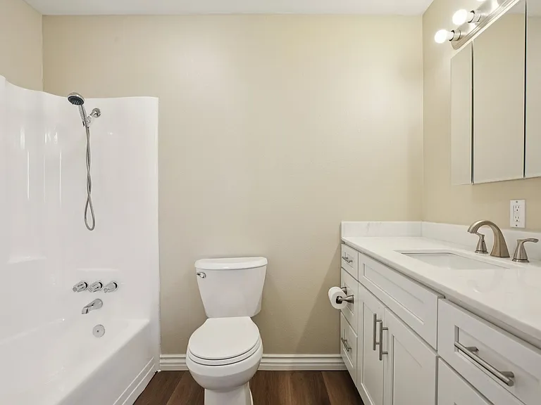 North Pointe Villas — Photo 13