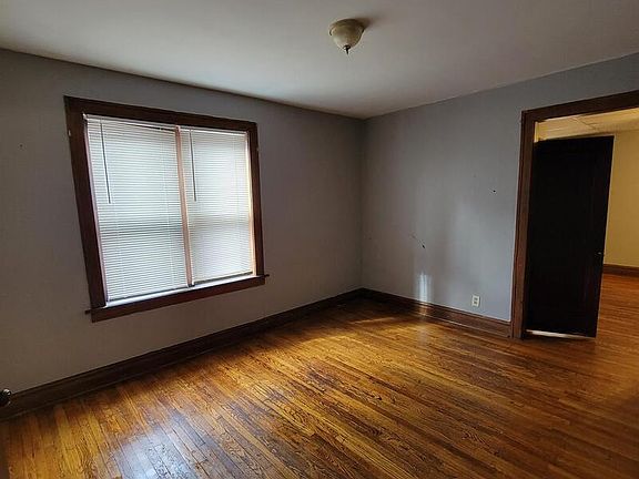5th image of 3676A Montana St #2F