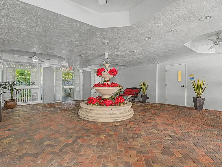 7000 SW 80th St #211 — Photo 10