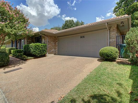 2nd image of 805 Havenwood Ln S