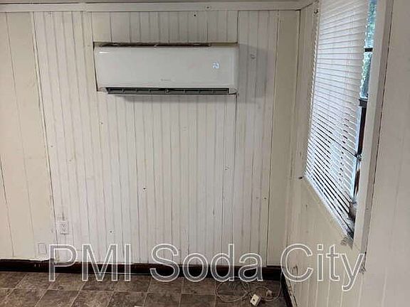 5th image of 211 E Brooks St