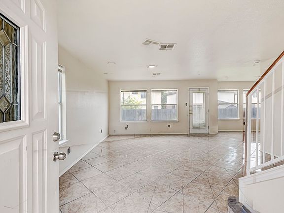 4th image of 4411 Causeway Ct