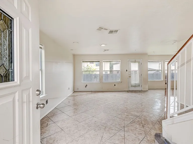 4411 Causeway Ct — Photo 4