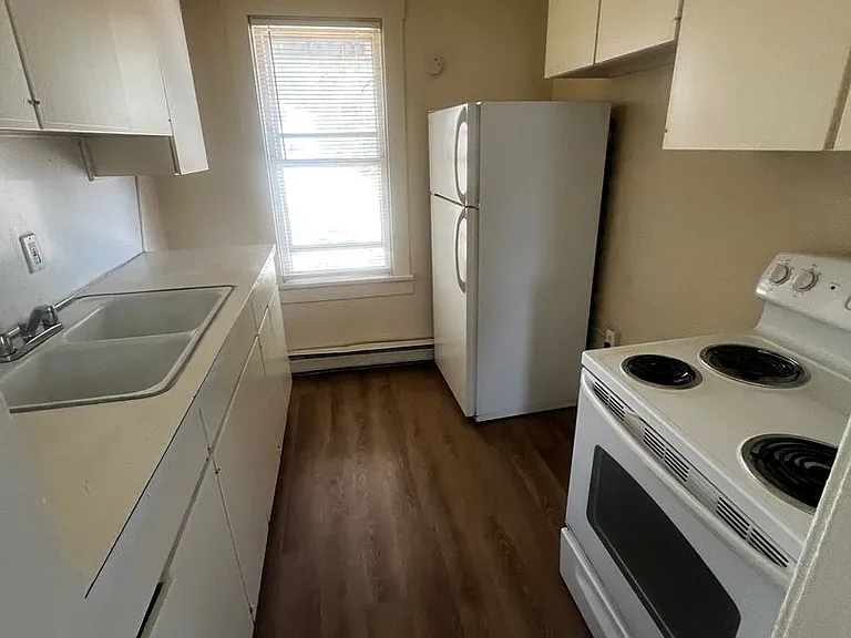 548 W Bonneville St — Photo 9