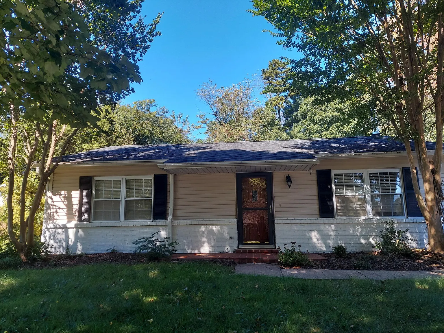 3 bed, 1.5 bath, 1116 sqft, $1,980 — Photo 2
