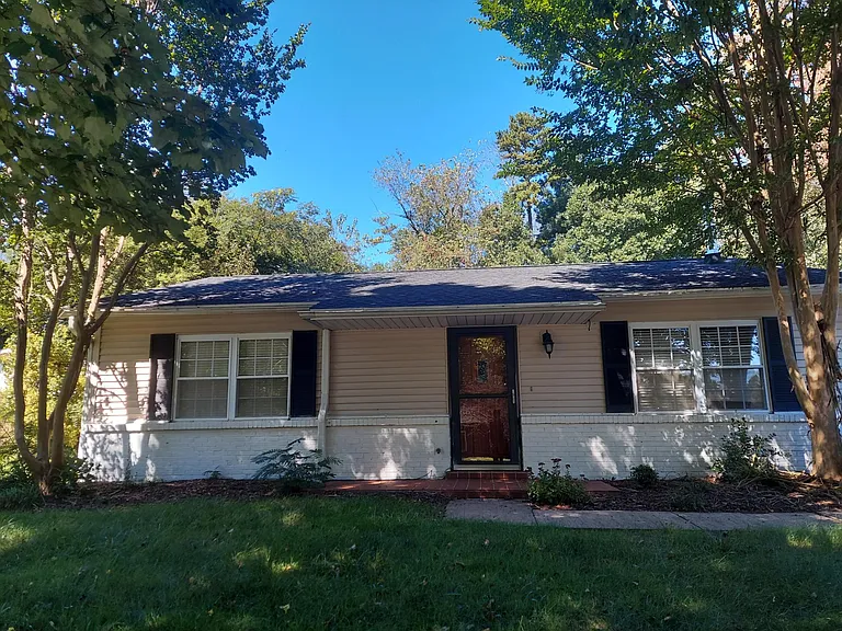 44 Tipperary Dr — Photo 2