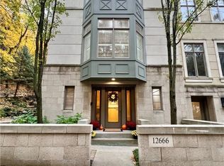 12666 Mayfield Rd, Cleveland Heights, OH 44106