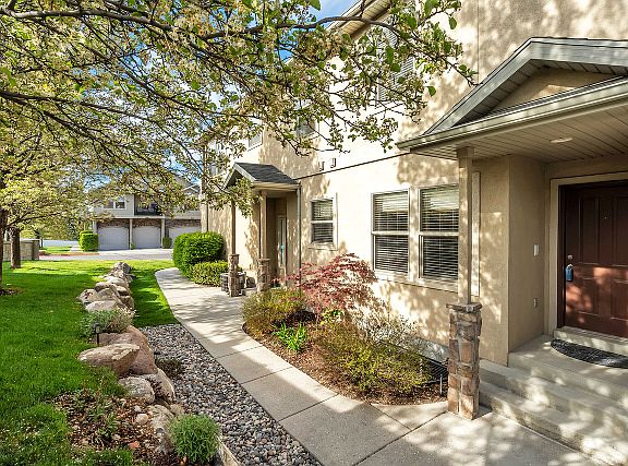 3rd image of 887 E Red Sage Ln