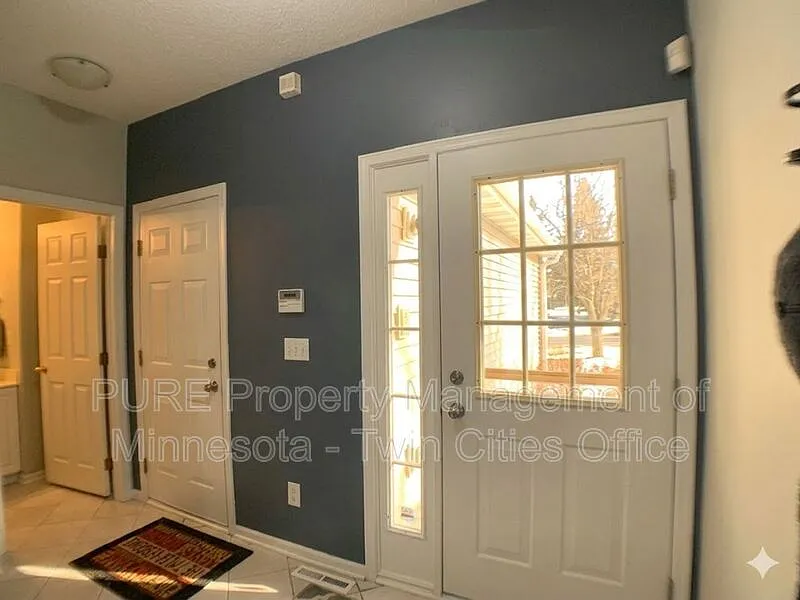 Building Photo - 2245 Creekside Ct
