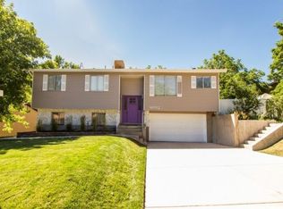 9062 S Daybreak Dr, Sandy, UT 84093