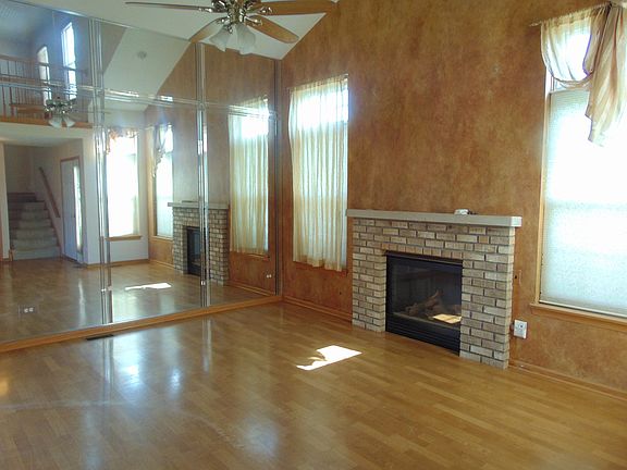 5th image of 22967 Westwind Dr