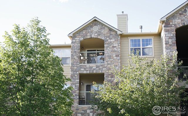Modern 3rd floor condo